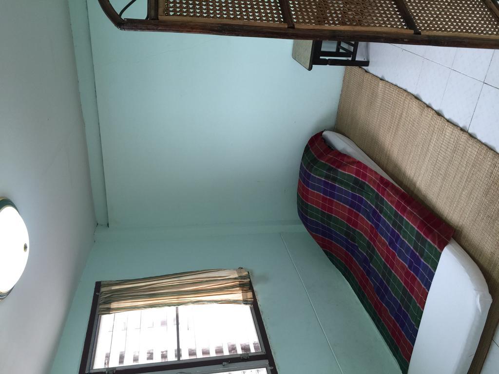 28 Rachabutr Hostel Ubon Ratchathani Phòng bức ảnh